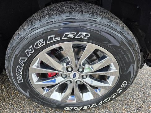 Used 2015 Ford F150 Lariat AWD/4WD image 9