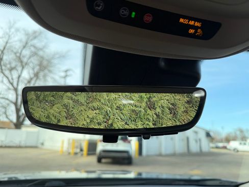 Used 2021 Buick Envision Avenir w/ Technology Package II image 23