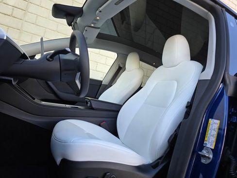 Used 2025 Tesla Model Y Long Range image 16
