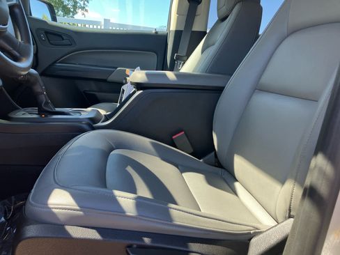 Used 2020 Chevrolet Colorado W/T w/ WT Convenience Package RWD image 11