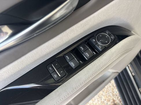 Certified 2021 Cadillac Escalade Premium Luxury Platinum AWD/4WD image 24