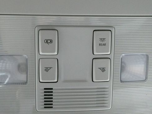 New 2025 Volkswagen Taos SE image 19