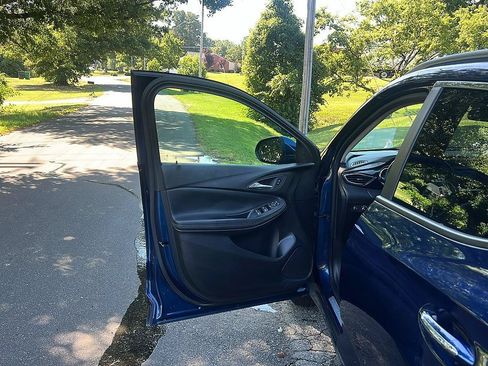 Used 2022 Buick Encore GX Select w/ Experience Buick Package FWD image 25