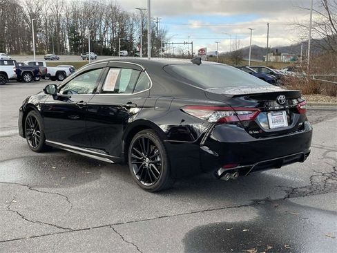 Used 2021 Toyota Camry XSE image 3