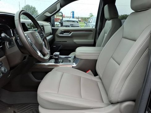 Used 2025 Chevrolet Silverado 1500 RST w/ Convenience Package II AWD/4WD image 24