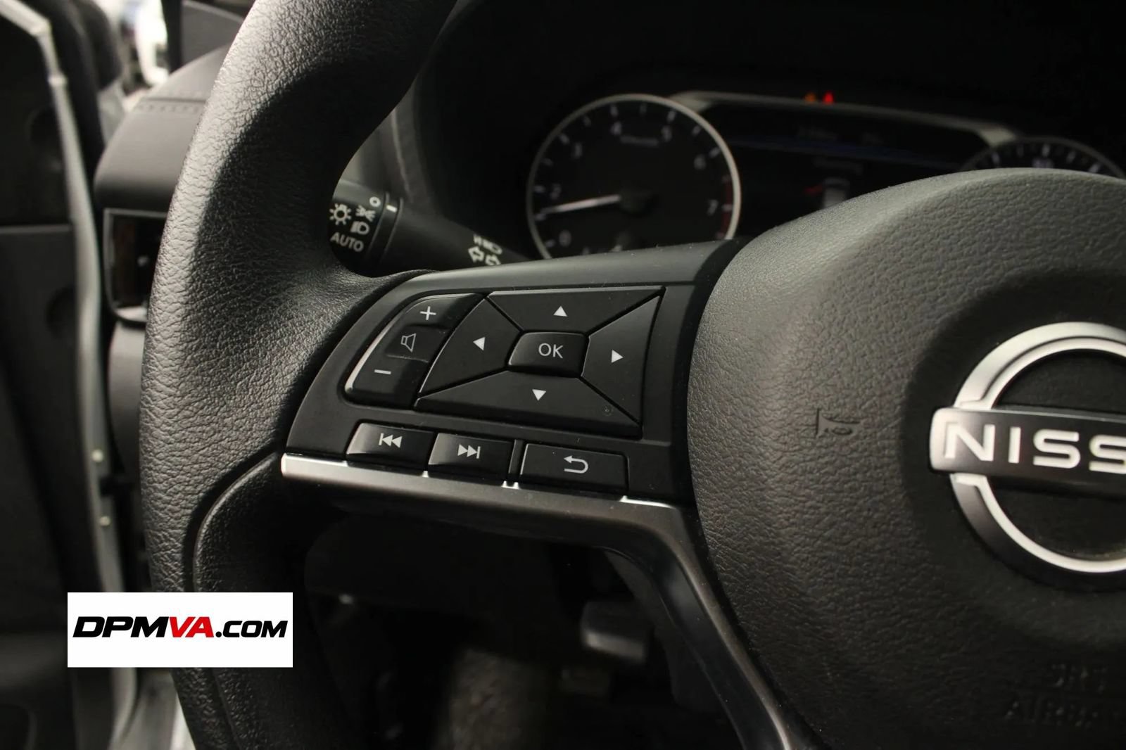 Used 2024 Nissan Sentra SV FWD image 26