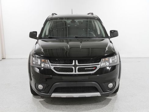 Used 2019 Dodge Journey SE w/ Blacktop Package image 2