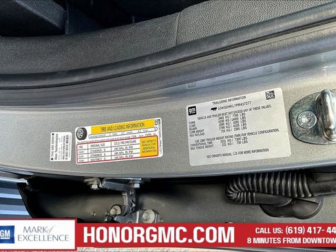 Used 2023 GMC Yukon XL AT4 w/ Technology Package AWD/4WD image 18