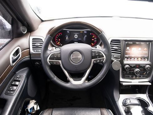 Used 2014 Jeep Grand Cherokee Overland w/ Mopar Chrome Edition Group image 2