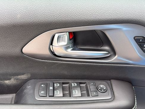 New 2026 Chrysler Pacifica Select image 14