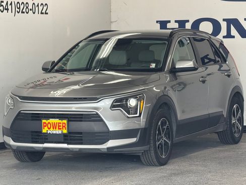 Used 2023 Kia Niro EX FWD image 7