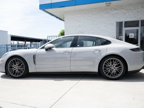 Used 2023 Porsche Panamera Platinum Edition RWD image 3