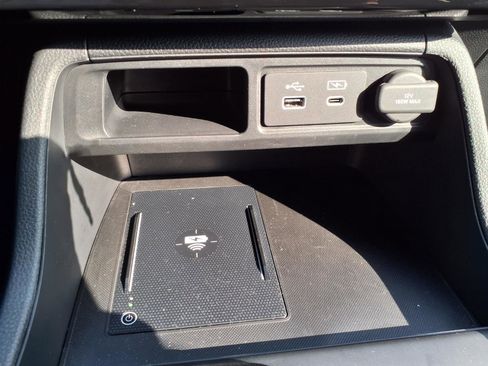 Used 2025 Honda Pilot Touring image 9