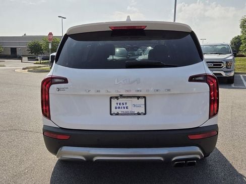 Used 2022 Kia Telluride S FWD image 7
