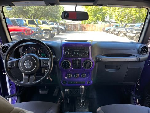 Used 2018 Jeep Wrangler Unlimited Sport S image 16