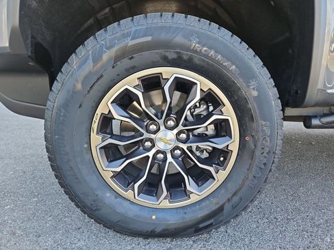 Used 2021 Chevrolet Colorado ZR2 AWD/4WD image 24