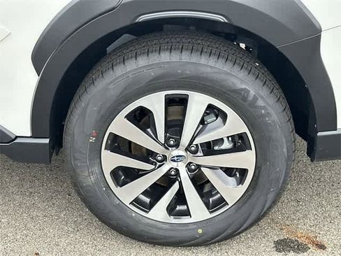 Certified 2025 Subaru Outback Premium image 5
