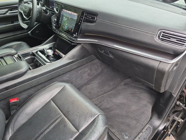 Used 2023 Jeep Wagoneer 4WD w/ Convenience Group I image 27