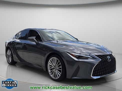 Used 2025 Lexus IS 300 w/ Premium Package RWD image 9