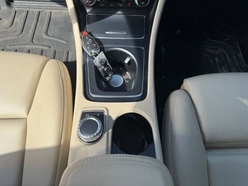 Certified 2020 Mercedes-Benz GLA 250 4MATIC image 15