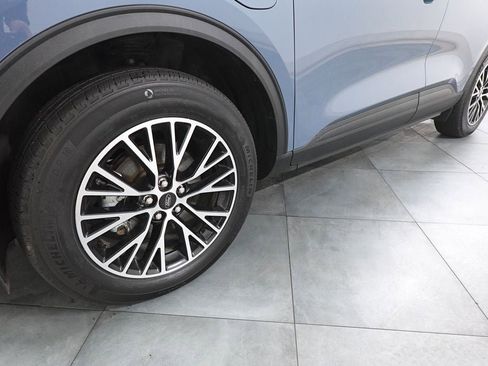 Used 2023 Ford Escape SE image 30