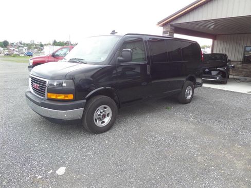 Used 2025 GMC Savana 2500 LT w/ LT Preferred Equipment Group RWD image 1