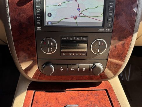 Used 2013 Chevrolet Tahoe LTZ image 13