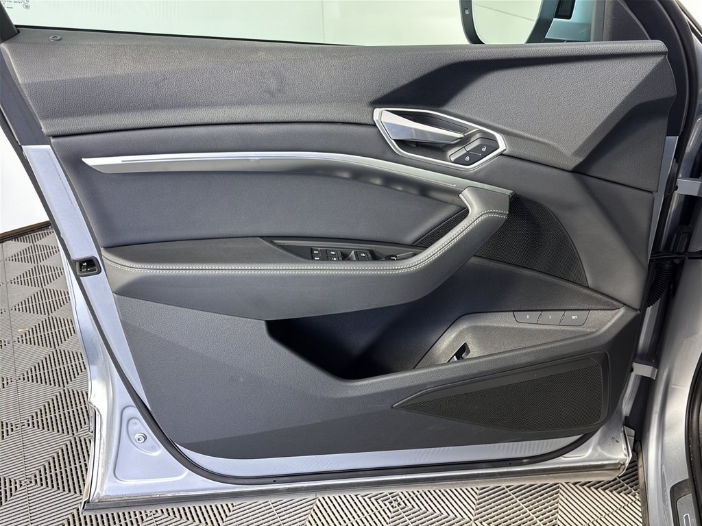 Used 2022 Audi e-tron Premium AWD/4WD image 14