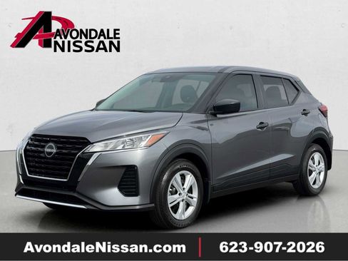 Used 2025 Nissan Kicks Play S image 1