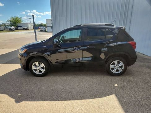 Used 2022 Chevrolet Trax LT w/ LT Convenience Package AWD/4WD image 5