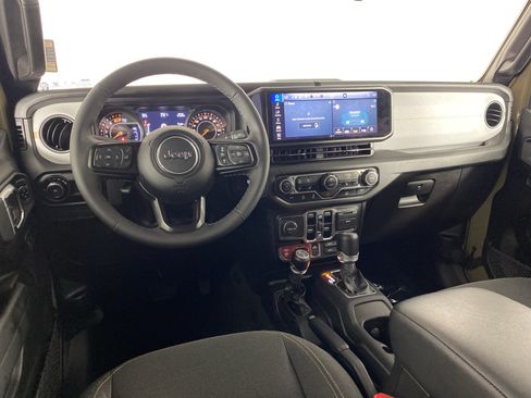 Used 2025 Jeep Wrangler Unlimited Sport AWD/4WD image 33
