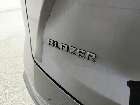Used 2024 Chevrolet Blazer LT w/ Convenience Package FWD image 17
