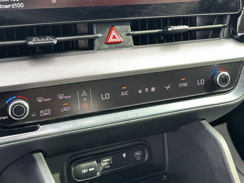 Certified 2025 Kia Sportage SX FWD image 16