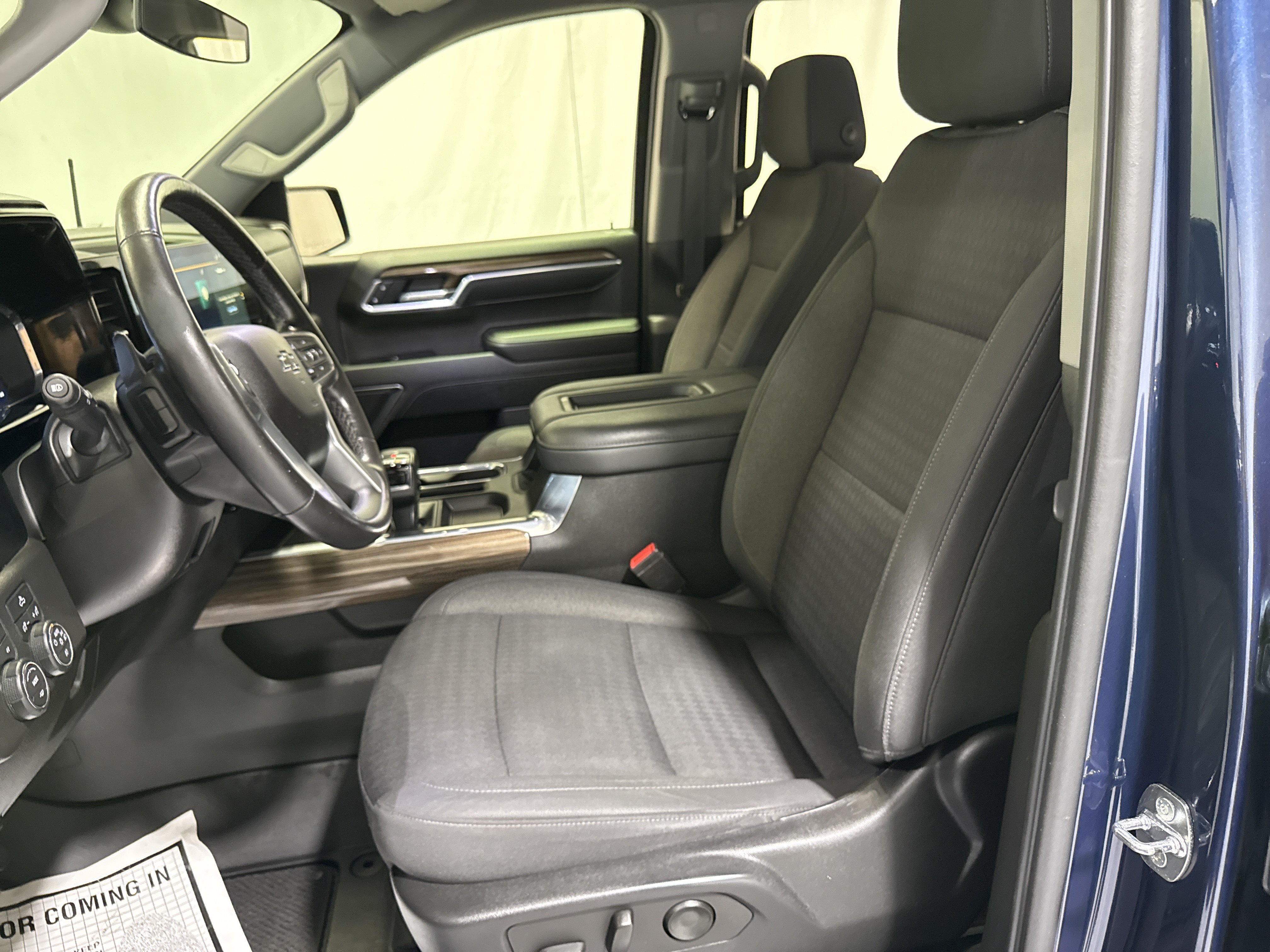 Certified 2022 Chevrolet Silverado 1500 RST w/ Protection Package AWD/4WD image 17