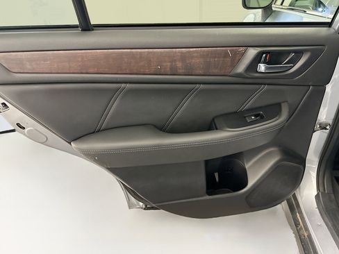 Used 2019 Subaru Outback 2.5i Limited w/ Popular Package #2 AWD/4WD image 28