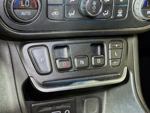 Used 2020 GMC Terrain SLE w/ Driver Convenience Package FWD image 15