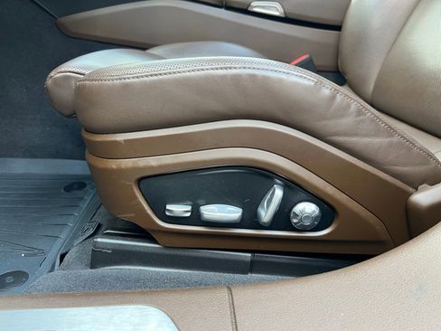 Used 2018 Porsche Panamera 4S image 33