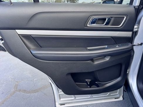 Used 2017 Ford Explorer XLT w/ Equipment Group 202A image 29