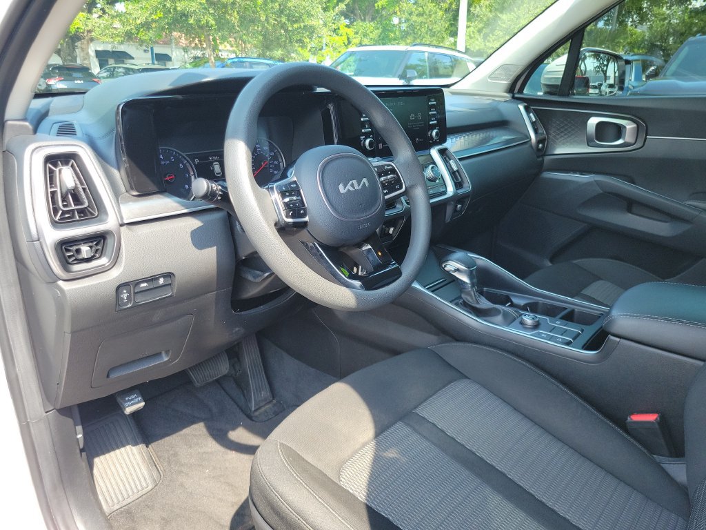 Used 2022 Kia Sorento LX FWD image 14