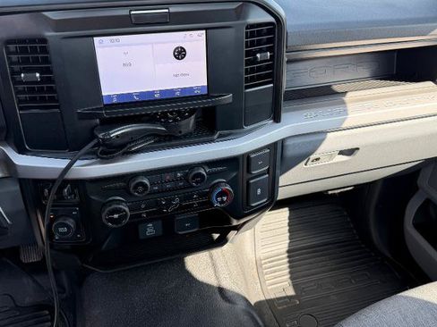 Certified 2025 Ford F250 XL w/ XL Chrome Package AWD/4WD image 10