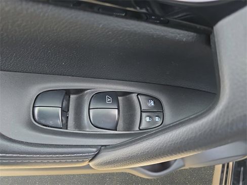 Used 2019 Nissan Rogue Sport SV image 30