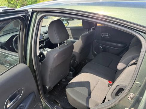 Used 2018 Honda HR-V EX image 6