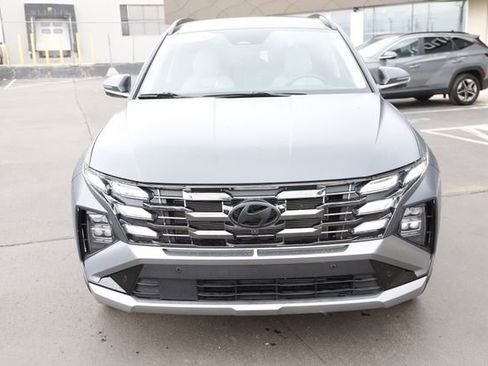 Certified 2025 Hyundai Tucson Limited AWD/4WD image 10