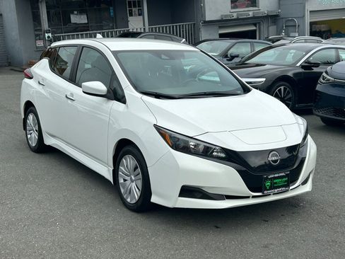 Used 2025 Nissan Leaf S FWD image 3