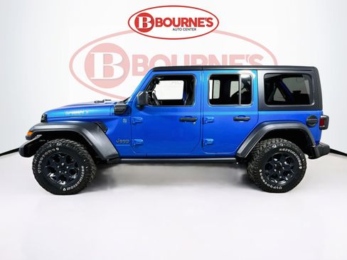 Used 2023 Jeep Wrangler Unlimited w/ Cold Weather Group AWD/4WD image 6