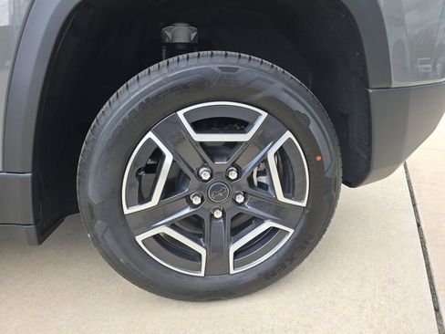 New 2026 Jeep Cherokee Limited image 32