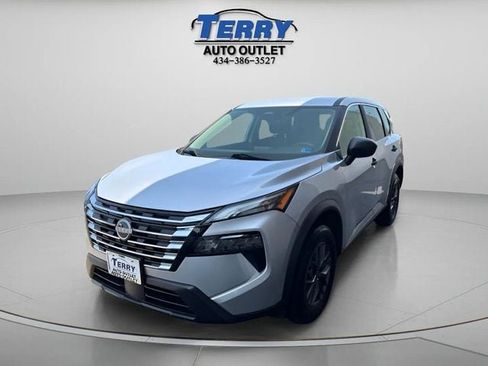 Used 2024 Nissan Rogue S FWD image 4