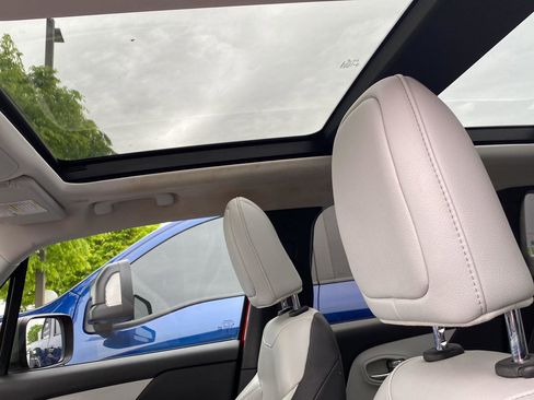 Used 2019 Jeep Renegade Limited w/ UConnect 8.4 Nav Group AWD/4WD image 29