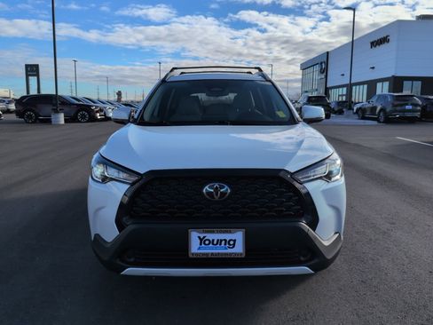 Used 2023 Toyota Corolla Cross LE image 2