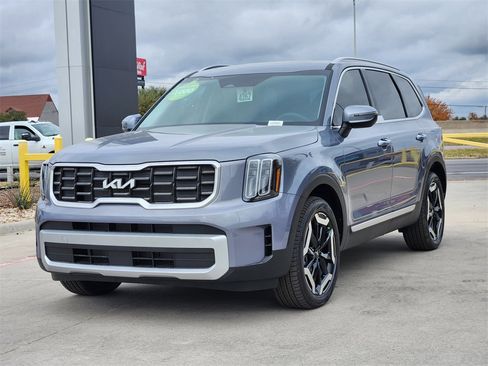New 2025 Kia Telluride S image 2